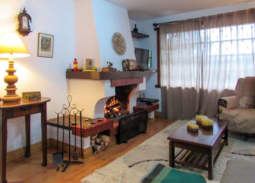 Chale Com Lareira E Wi-Fi Em Campos Do Jordao - Sp Villa Exterior photo